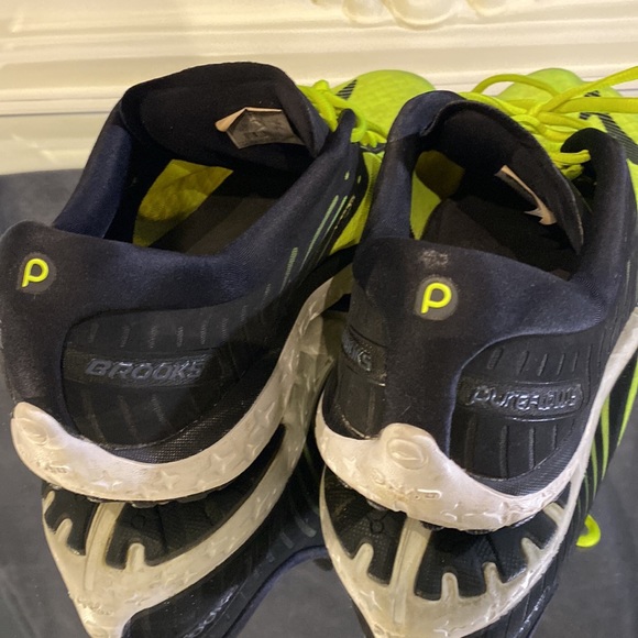 Brooks running shoes - Picture 4 of 5
